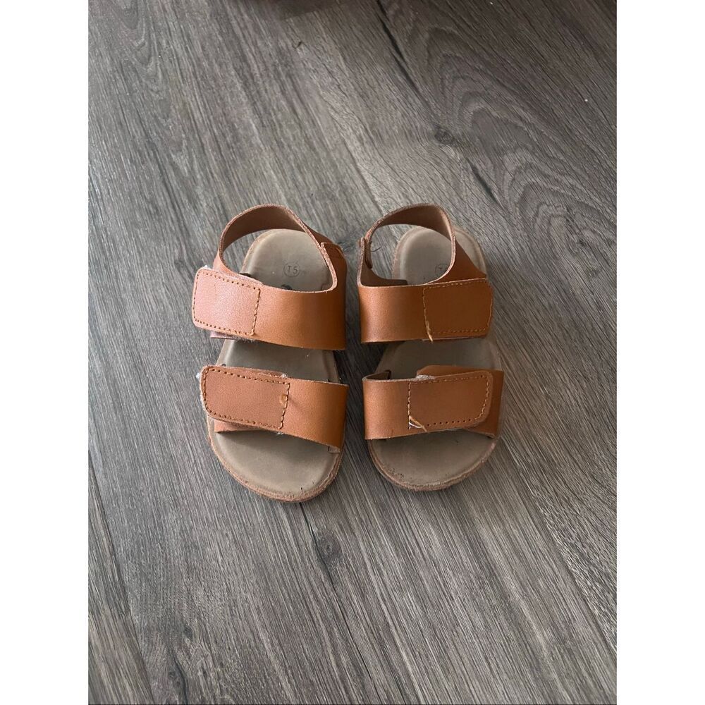 Trary Kid’s Double Adjustable Strap/Buckle Closure Flat Sandals (Toddler) size 5